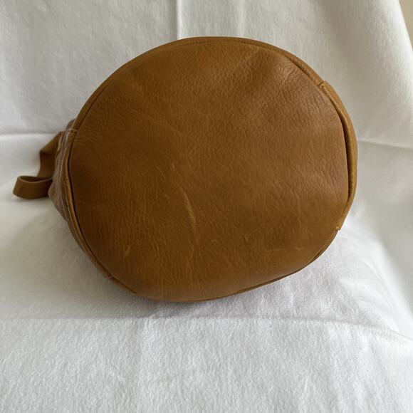 Lucky Brand Mak Shoulder leather bag, Safron color, Magnetic snap closure, NWT. - Picture 9 of 13